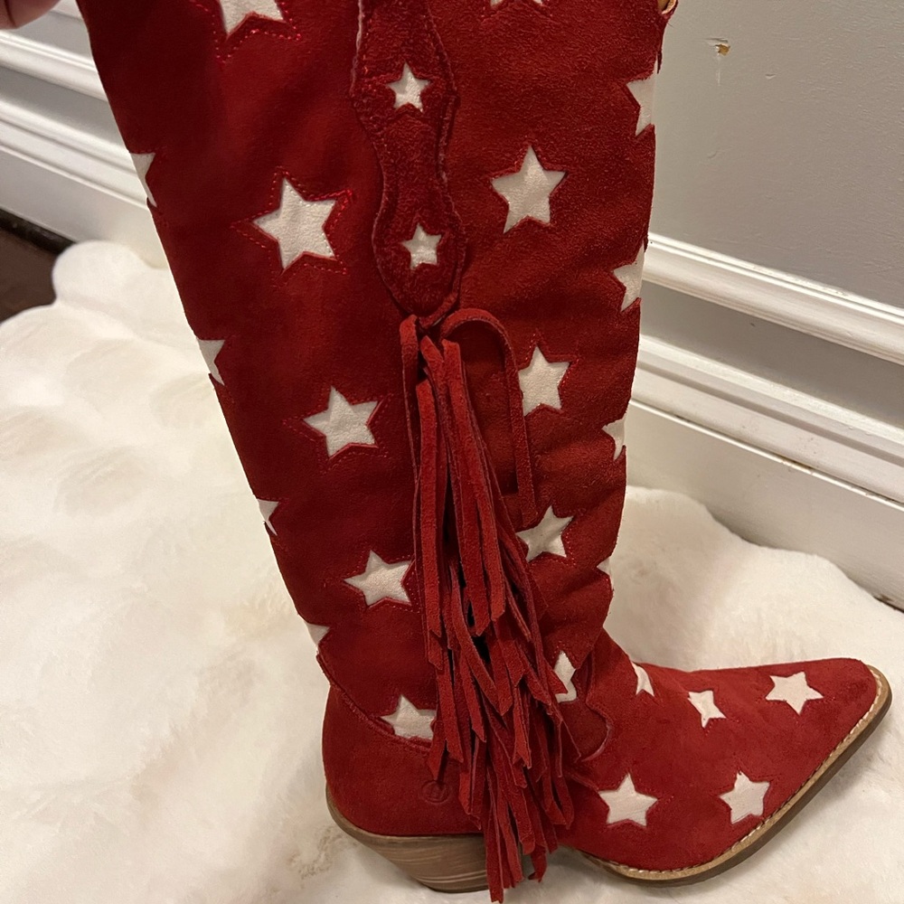 Stylish Red Star Heeled Boots